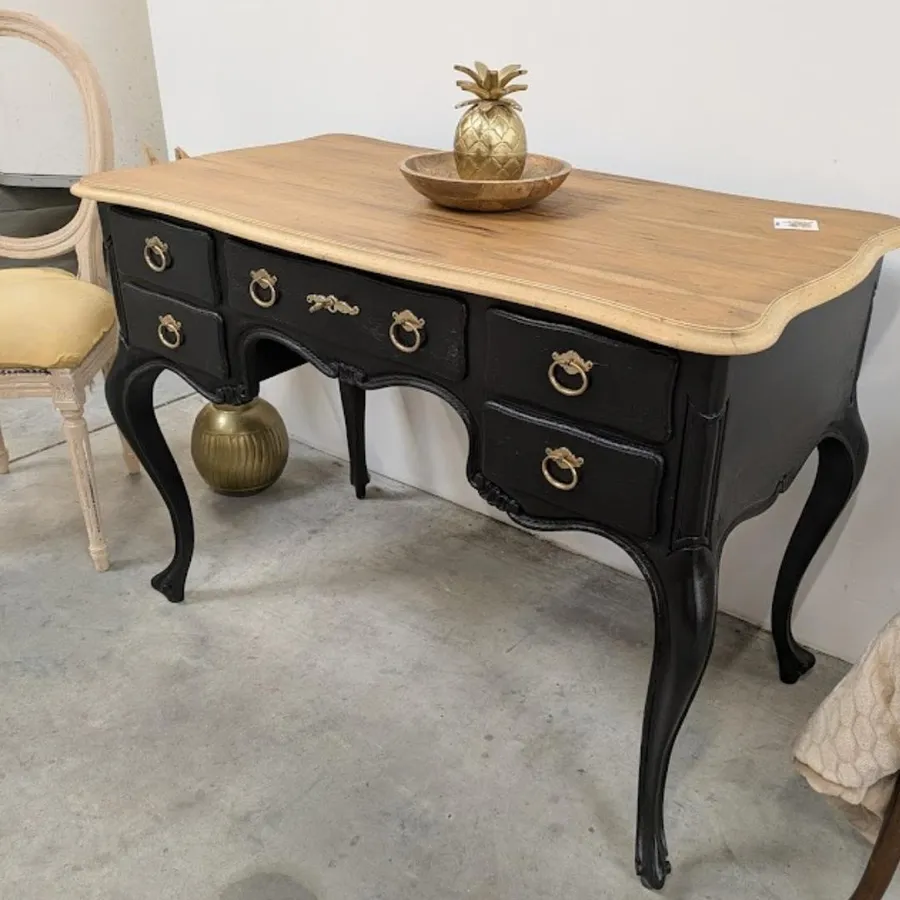 Restaurez votre meuble sur deux jours avec Mary - Image n°1 - Wecandoo