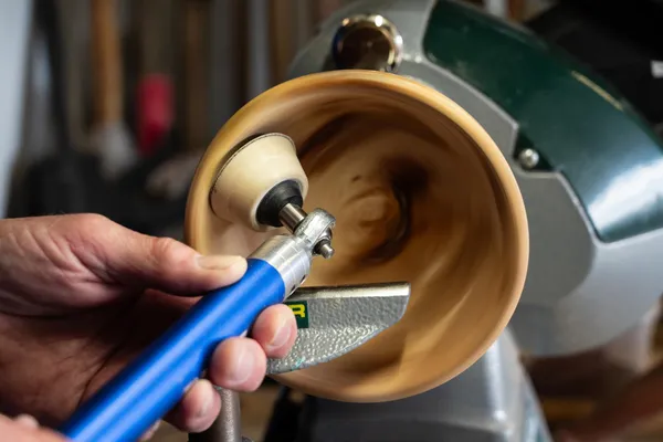 Initiez-vous au tournage sur bois sur une journée avec Fabrice - Image n°2 - Wecandoo