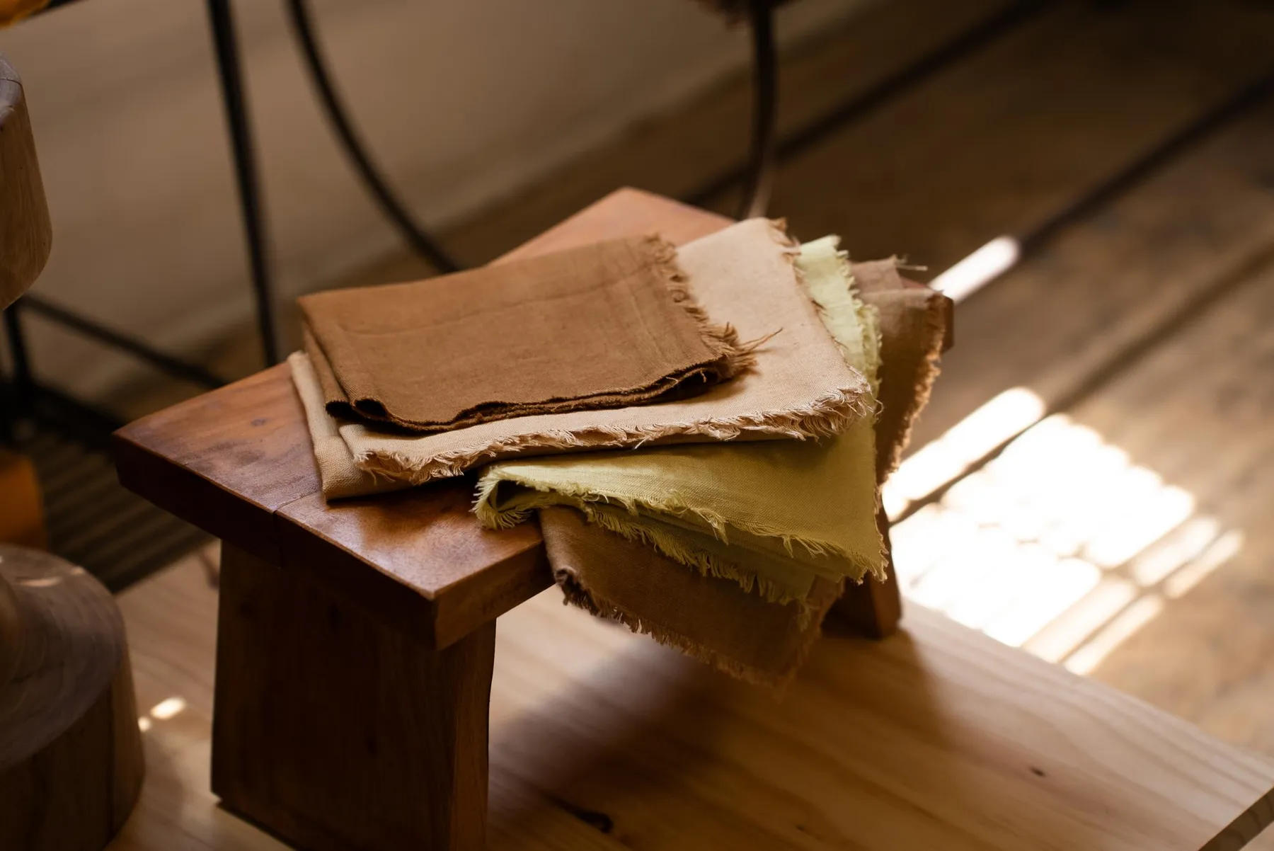 Découvrez la teinture végétale sur lin avec Adeline - Afbeelding nr. 1 - Wecandoo