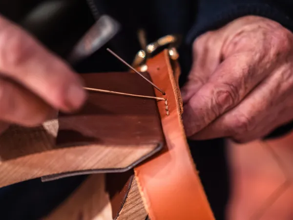 Réalisez votre ceinture en point sellier avec Jean-Marc - Image n°4 - Wecandoo