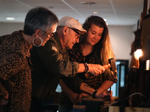 Initiez-vous à la maroquinerie avec Jean-Marc - Image n°5 - Wecandoo