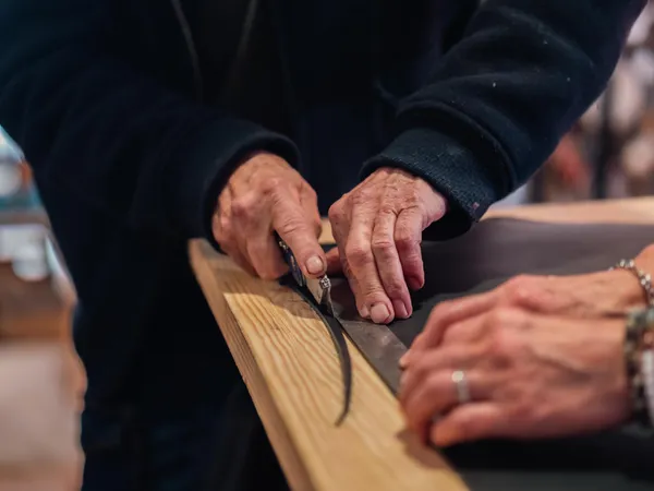 Initiez-vous à la maroquinerie avec Jean-Marc - Image n°4 - Wecandoo