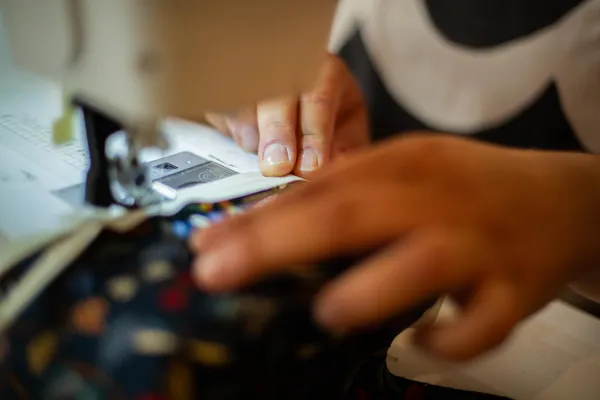 Cousez votre pochette avec Julie - Image n°2 - Wecandoo