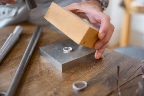 Créez votre anneau en argent avec Miho - Image n°5 - Wecandoo