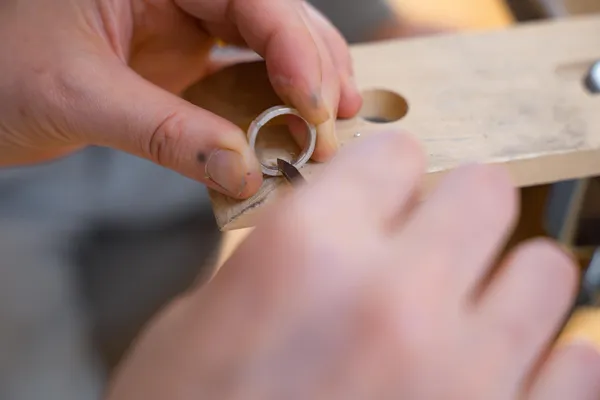 Créez votre anneau en argent avec Miho - Image n°3 - Wecandoo