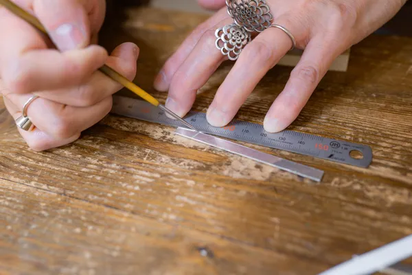 Réalisez votre couteau à dessert japonais avec Miho - Image n°2 - Wecandoo