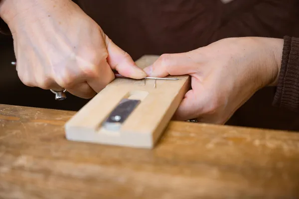 Réalisez vos boucles d'oreilles en perles avec Miho - Image n°4 - Wecandoo