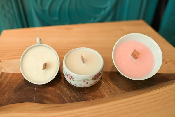 Créez votre bougie de massage personnalisée avec Claire - Image n°4 - Wecandoo