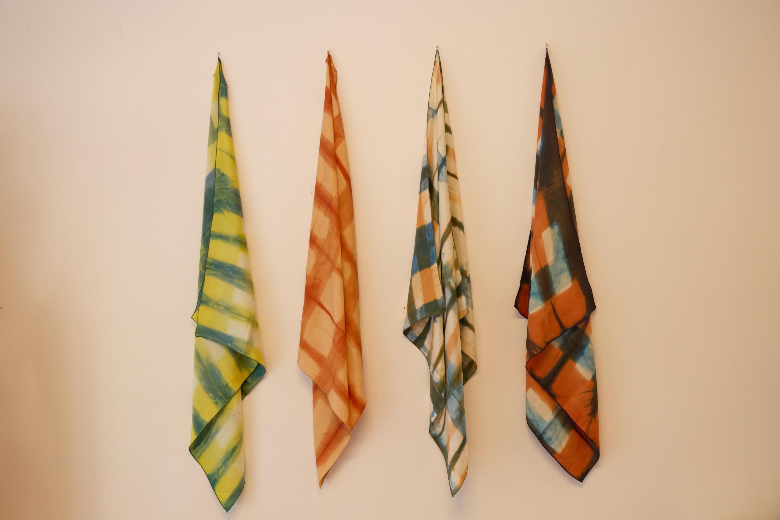 Réalisez votre foulard en soie en teinture naturelle