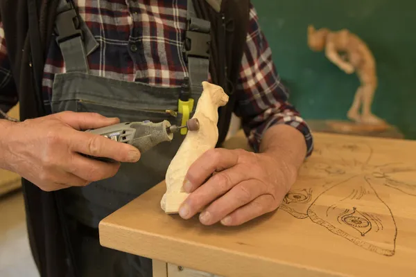 Initiez-vous à la sculpture sur bois avec Esther - Image n°4 - Wecandoo