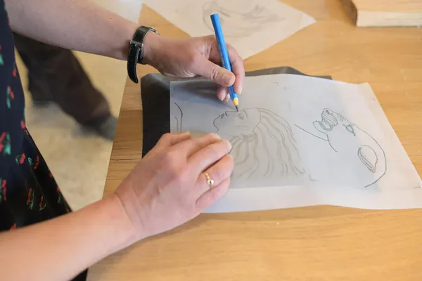 Initiez-vous à la sculpture sur bois avec Esther - Image n°2 - Wecandoo