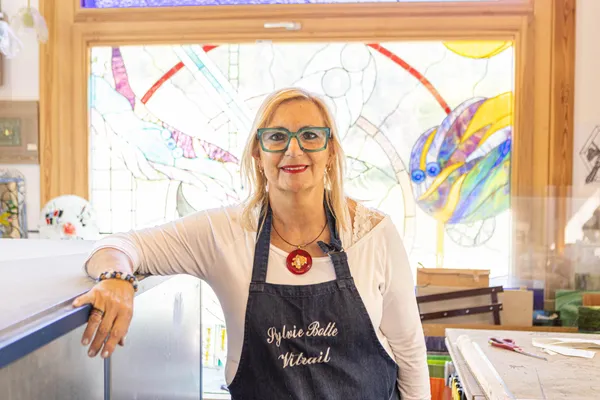 Sylvie : Vitrailliste à Colmar