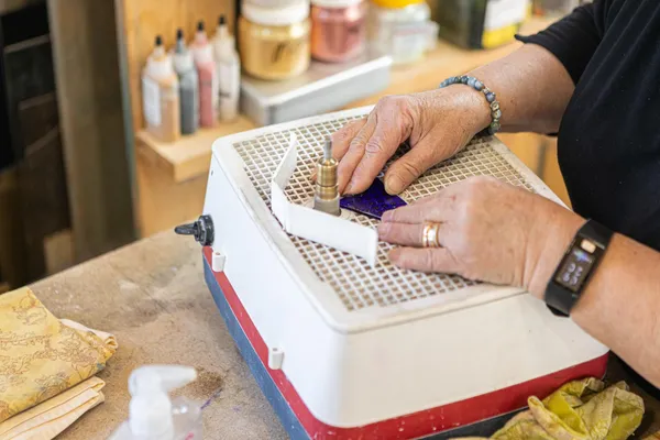 Initiez-vous au vitrail au plomb sur une journée avec Sylvie - Image n°4 - Wecandoo