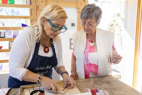 Initiez-vous au vitrail au plomb sur une journée avec Sylvie - Image n°3 - Wecandoo