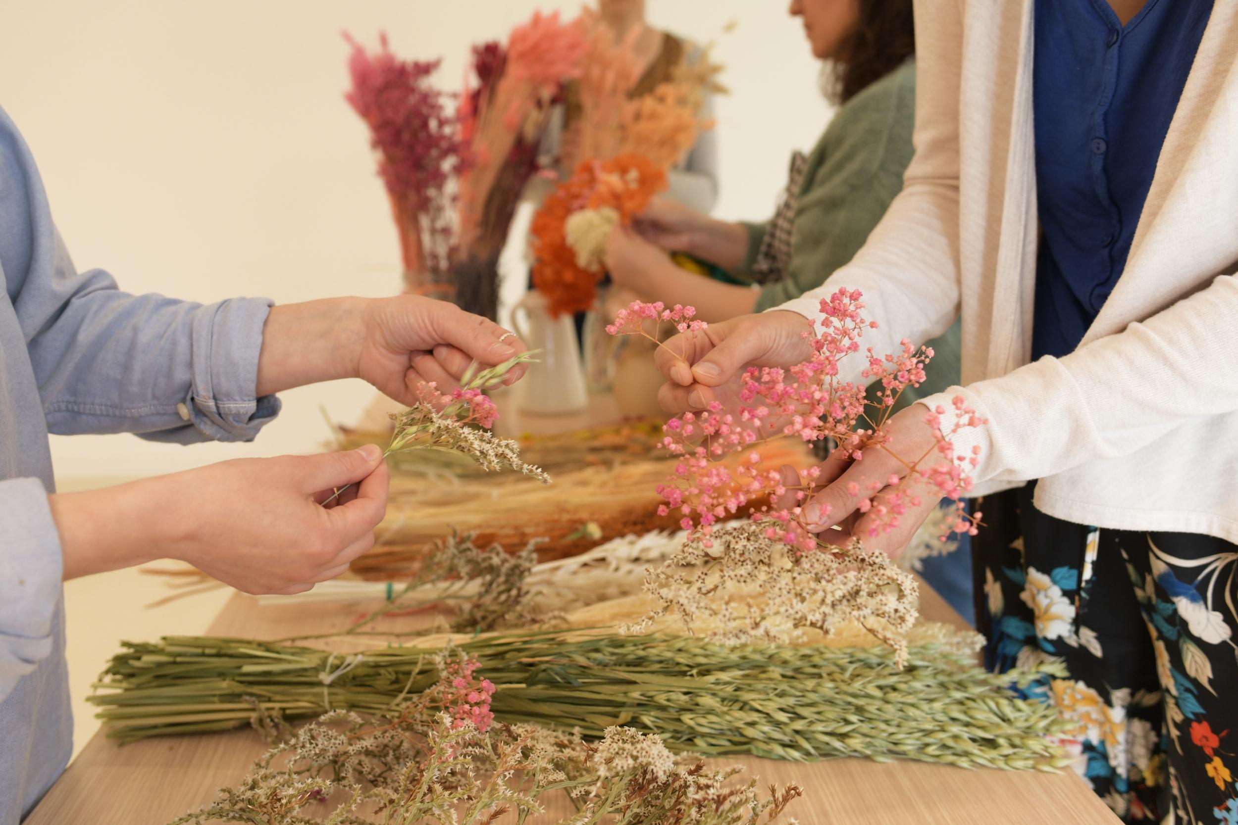 Réalisez votre bouquet de fleurs séchées avec Mélanie - Image n°2 - Wecandoo