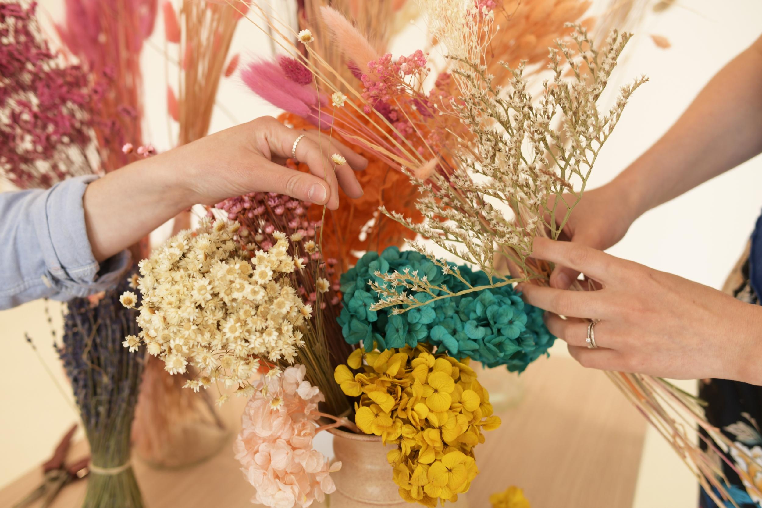 Réalisez votre bouquet de fleurs séchées avec Mélanie - Image n°8 - Wecandoo