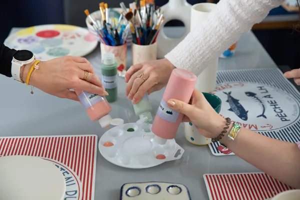 Décorez votre bouquet de fleurs en céramique avec Laurence - Image n°3 - Wecandoo