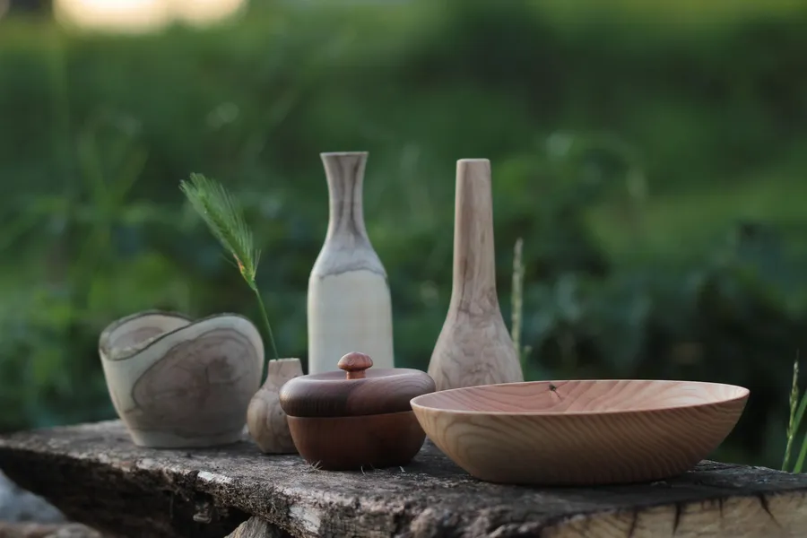 Initiez-vous au tournage sur bois le temps d'une journée dans une tiny house avec Claire - Image n°1 - Wecandoo