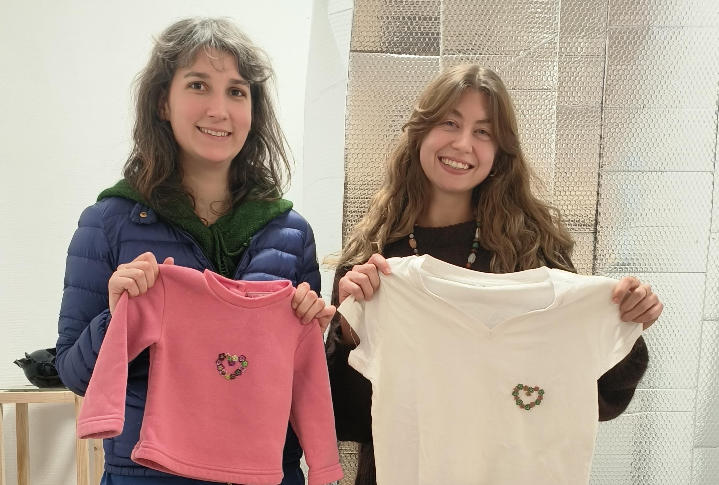 Wecandoo - Créez votre t-shirt orné de perles et paillettes avec Anne-Claire - Image n°5