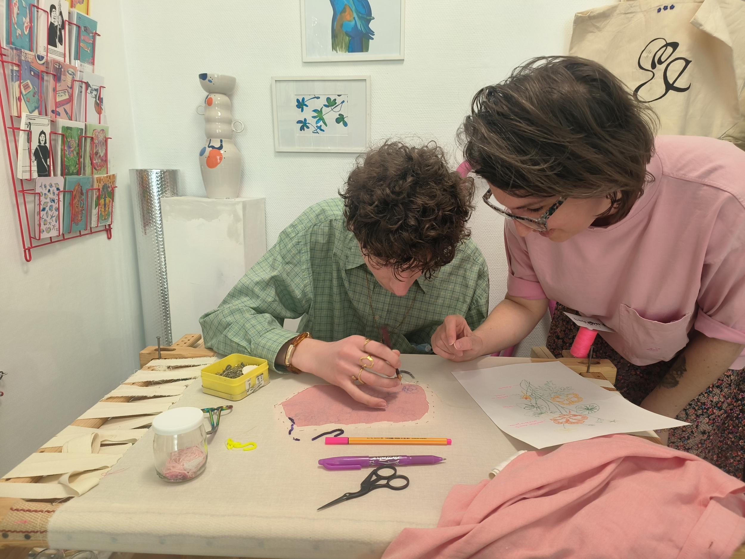 Wecandoo - Initiez-vous à la broderie haute couture avec Anne-Claire - Image n°6