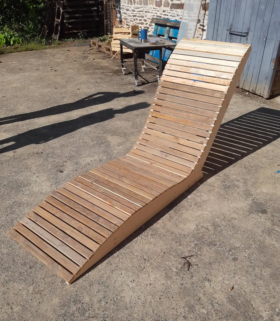 Fabriquez votre transat bain de soleil en bois recyclé sur une journée avec Camille - Image n°1 - Wecandoo