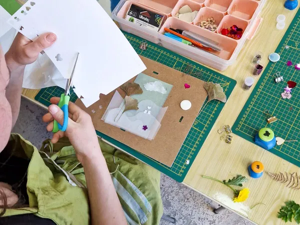 Initiez-vous à l'impression de cyanotypes avec Clémence - Image n°2 - Wecandoo