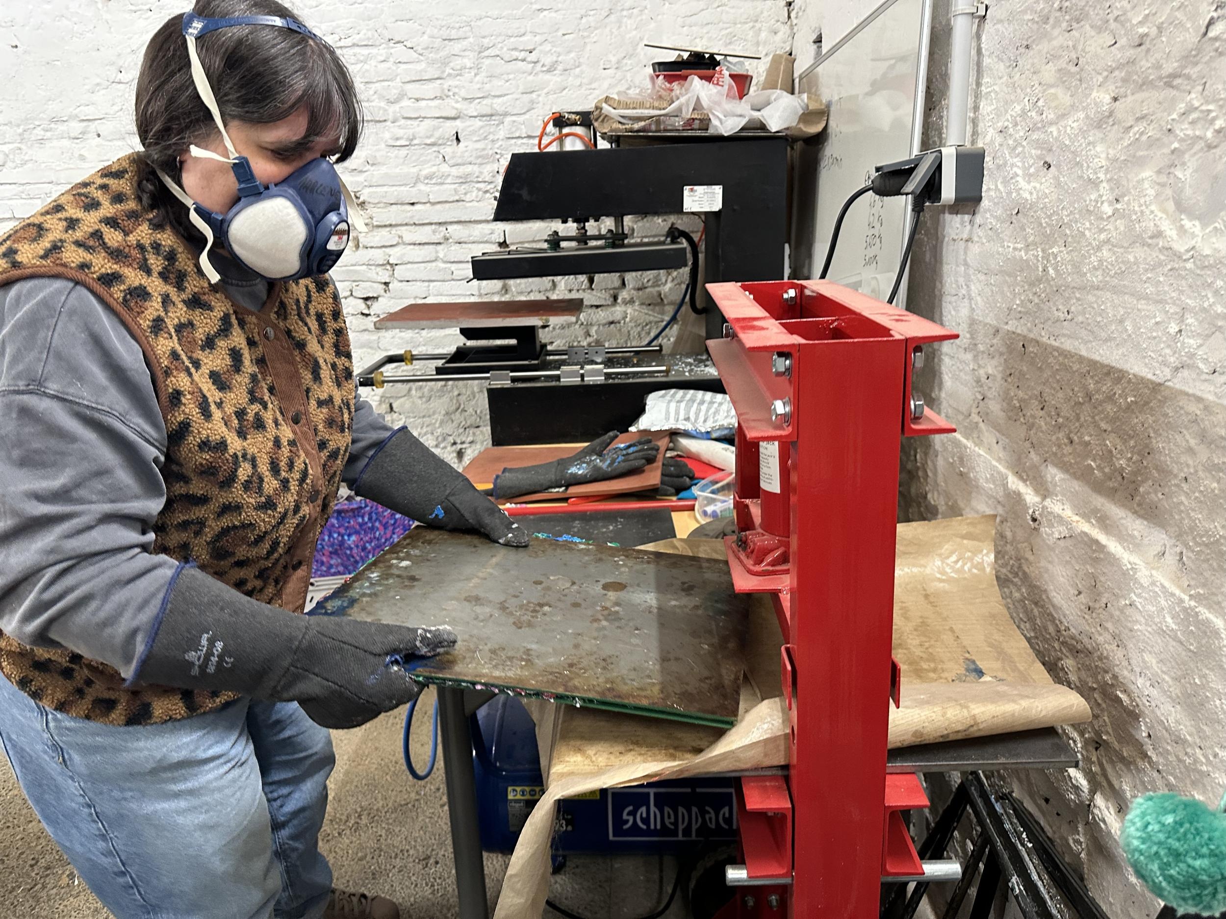 Sensibilisez votre équipe et fabriquez vos objets en plastique recyclé avec Marlène - Image n°11 - Wecandoo