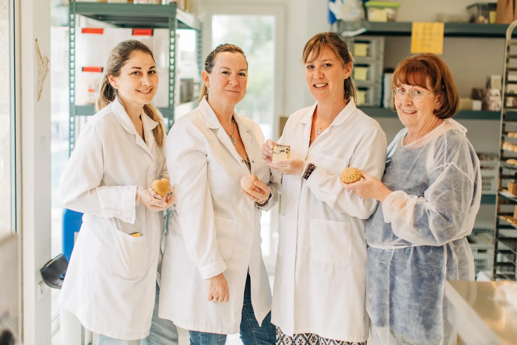 Réalisez votre savon et porte-savon en famille avec Elsa - Image n°4 - Wecandoo