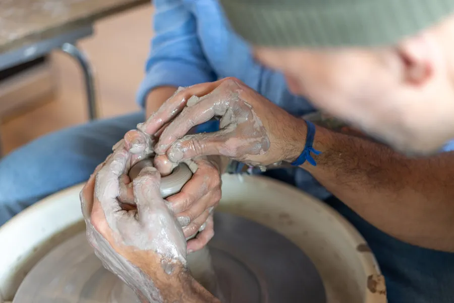 Initiez-vous au tour de potier avec Benjamin - Afbeelding nr. 1 - Wecandoo