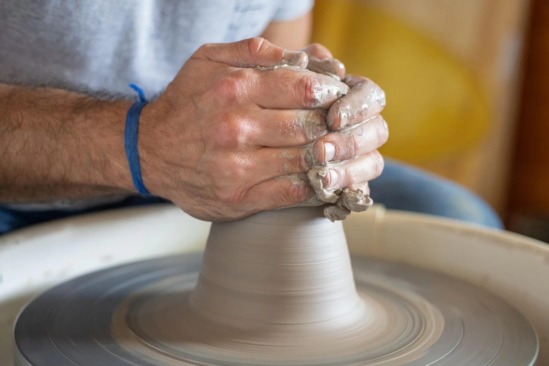Façonnez votre tasse en céramique avec Benjamin - Image n°4 - Wecandoo