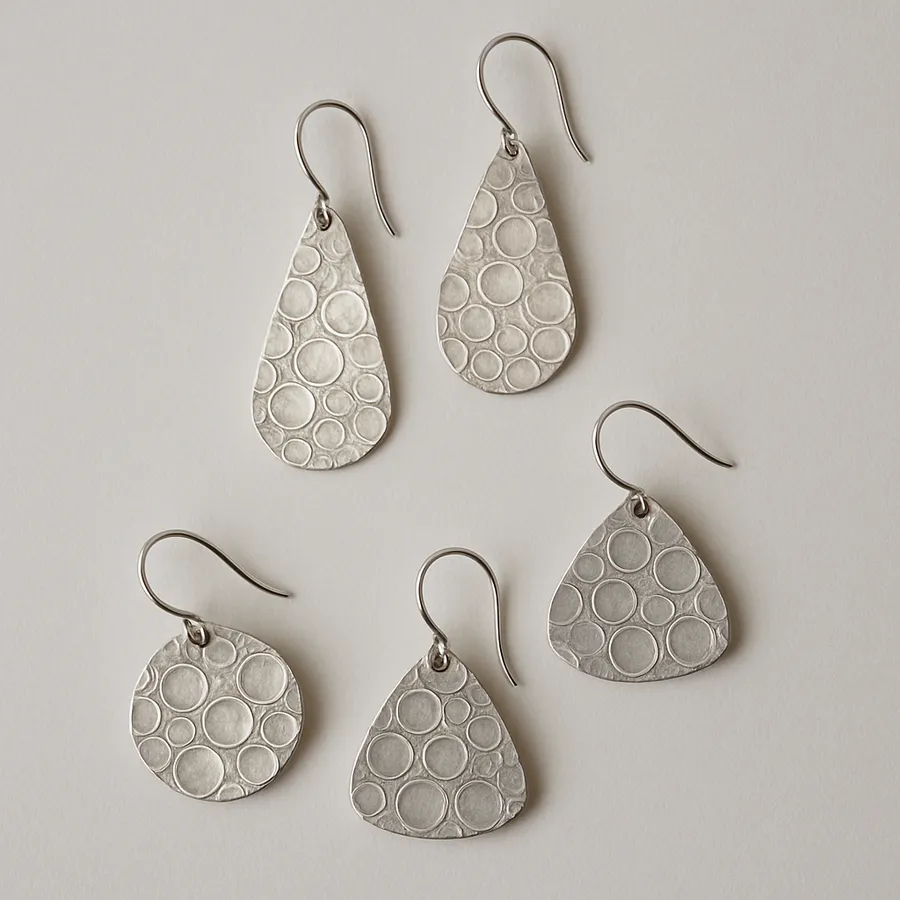 Créez vos boucles d'oreilles avec Émilie - Image n°1 - Wecandoo