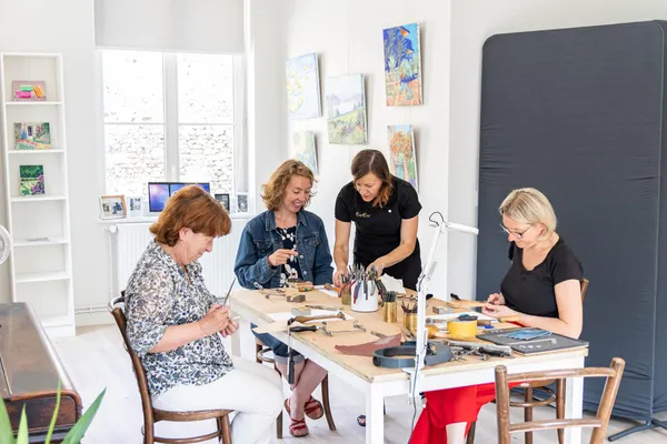 Créez vos boucles d'oreilles avec Émilie - Image n°3 - Wecandoo