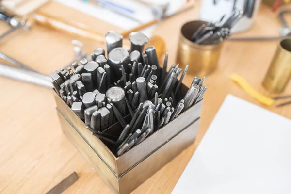 Créez vos boucles d'oreilles avec Émilie - Image n°4 - Wecandoo