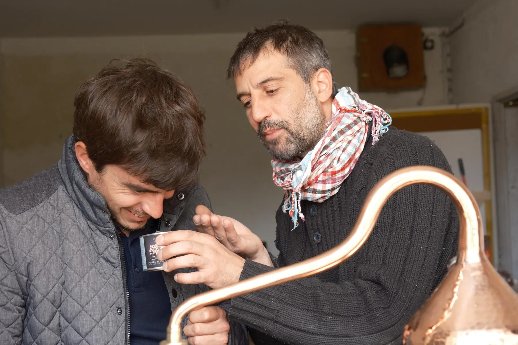 Créez votre propre eau-de-vie avec Damien - Image n°5 - Wecandoo