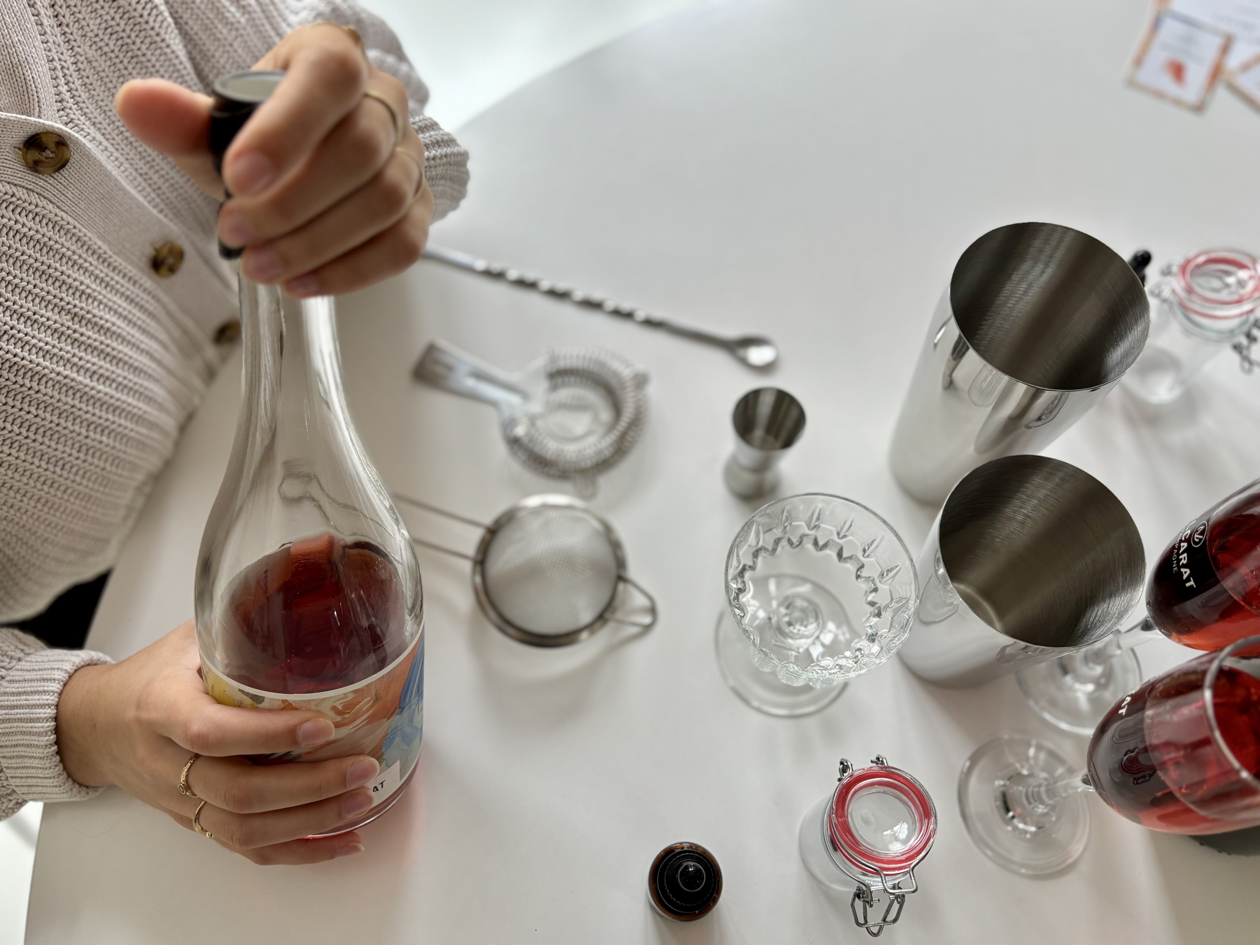Créez un cocktail signature au champagne avec Zoé - Image n°5 - Wecandoo