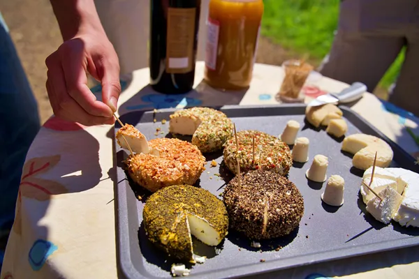 Moulez vos fromages en famille avec Adèle et Loïc - Image n°3 - Wecandoo