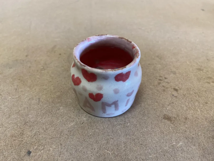 Initiez-vous à la décoration sur céramique avec Sabine - Image n°1 - Wecandoo