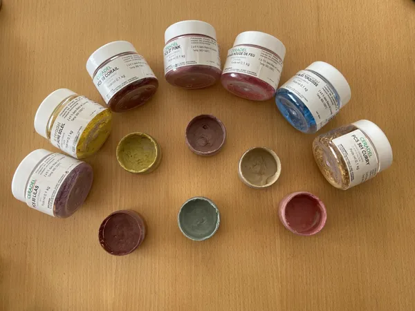 Initiez-vous à la décoration sur céramique avec Sabine - Image n°4 - Wecandoo