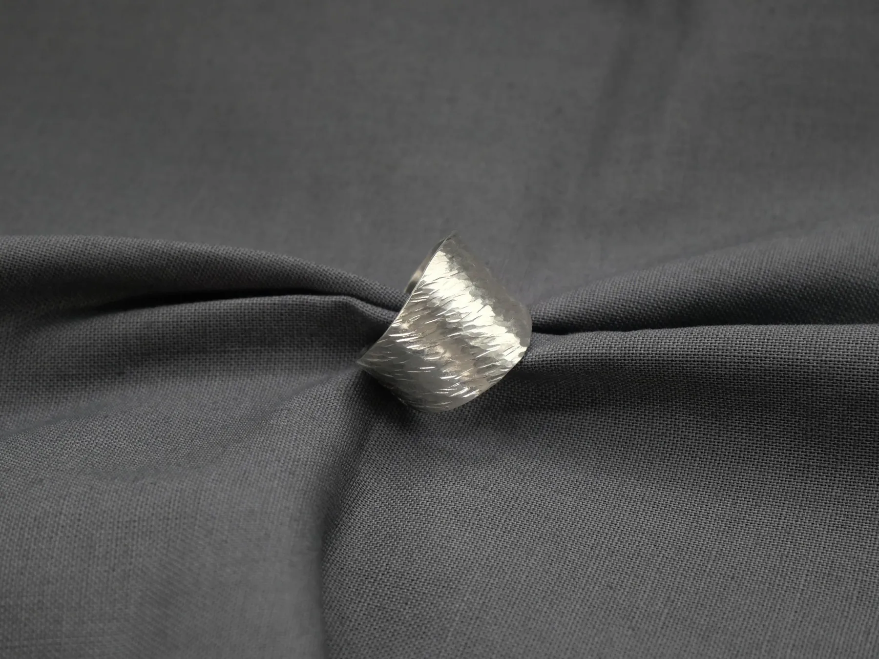 Créez votre bague texturée avec Julie - Image n°1 - Wecandoo