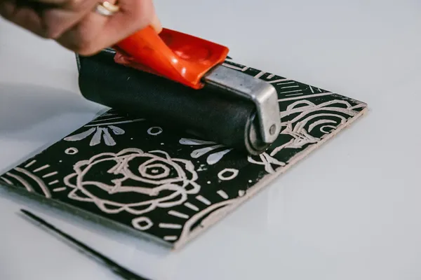 Imprimez votre linogravure sur textile avec Albane - Image n°5 - Wecandoo