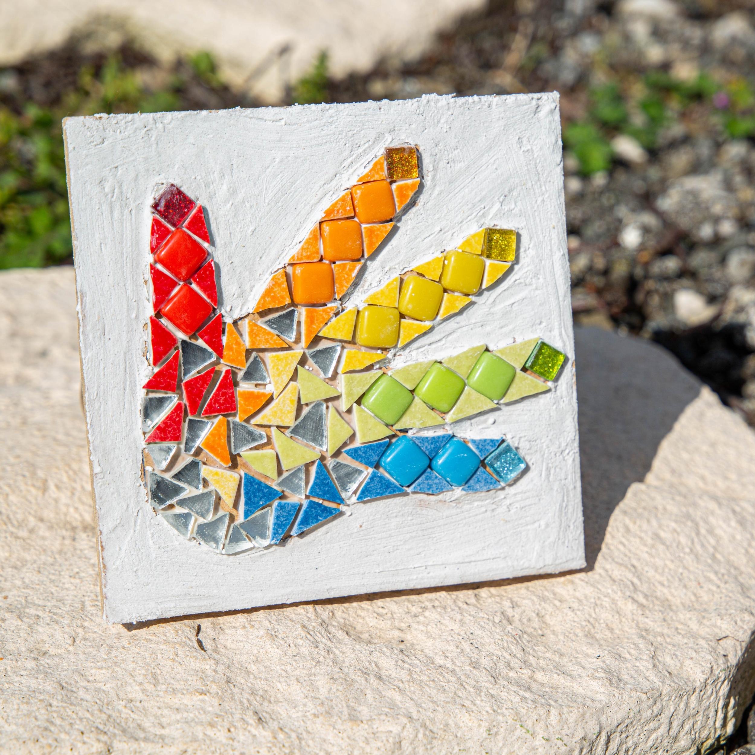 Réalisez vos empreintes en mosaïque en famille