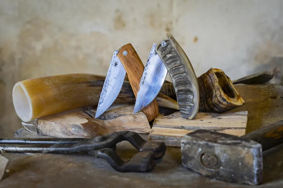 Réalisez votre couteau pliant feuilleté à la forge ou en stock removal avec Nicolas - 2J - Image n°1 - Wecandoo