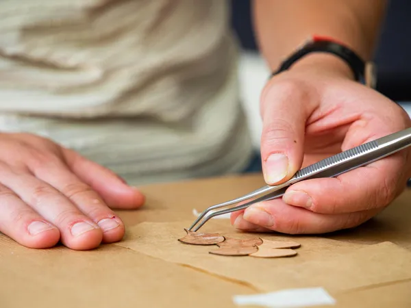 Initiez-vous à la marqueterie en duo avec votre enfant, accompagnés par Anne - Image n°4 - Wecandoo