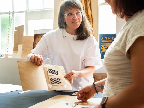 Réalisez votre miroir de poche en marqueterie avec Anne - Image n°5 - Wecandoo