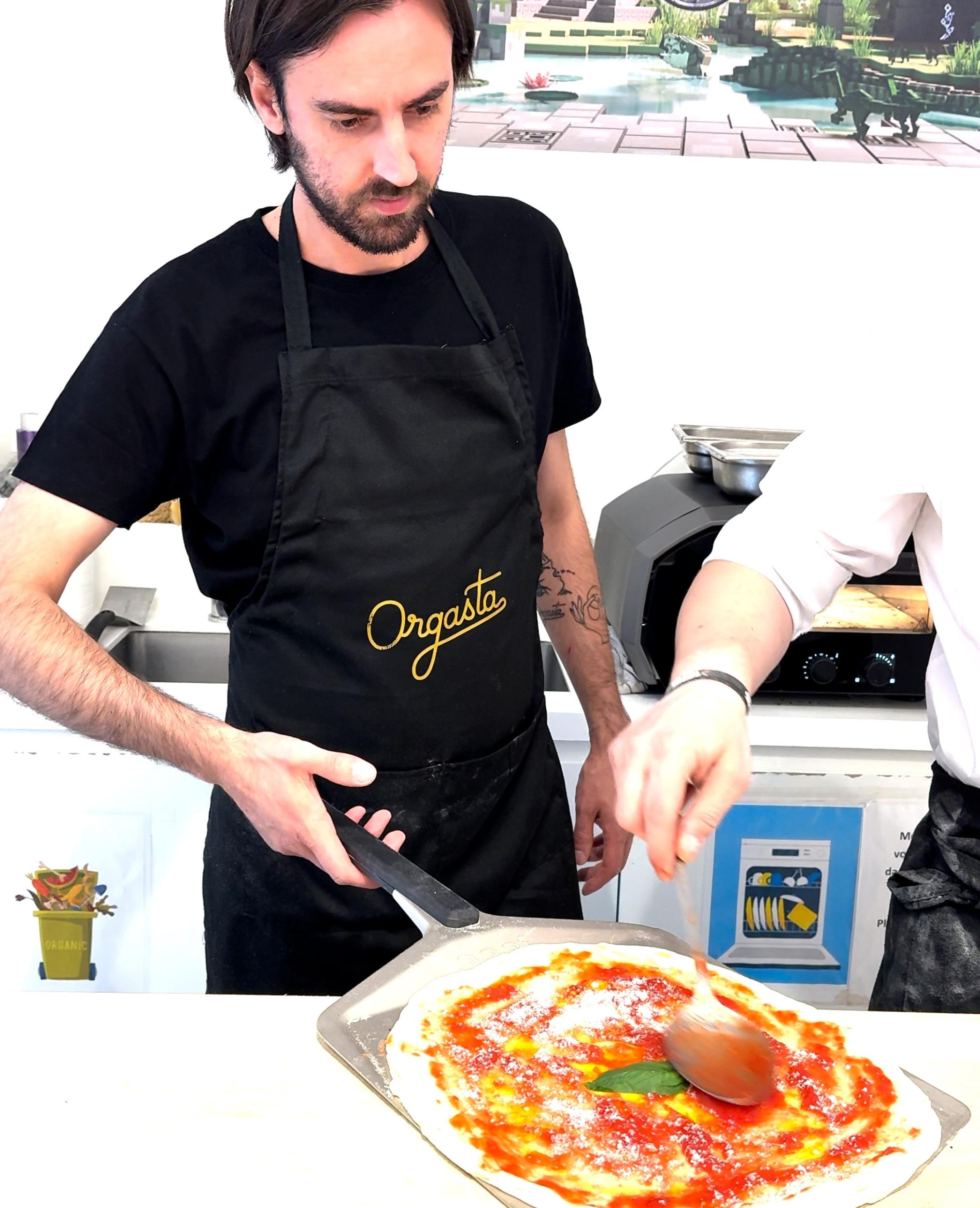 Réalisez votre pizza napolitaine avec Claudio et son équipe - Image n°6 - Wecandoo