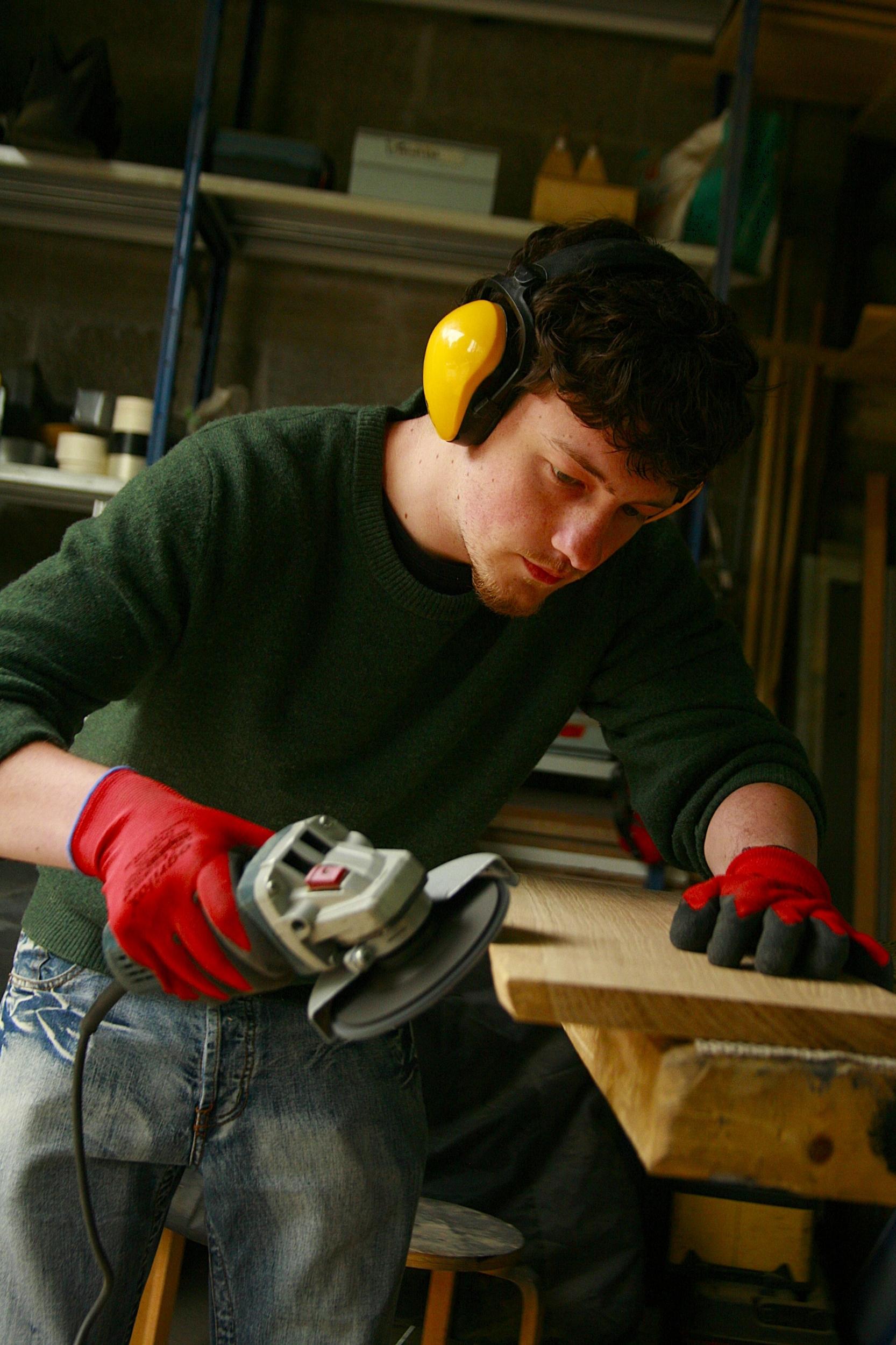 Wecandoo - Fabriquez votre river table en bois, métal et époxy sur deux jours - Image n°4