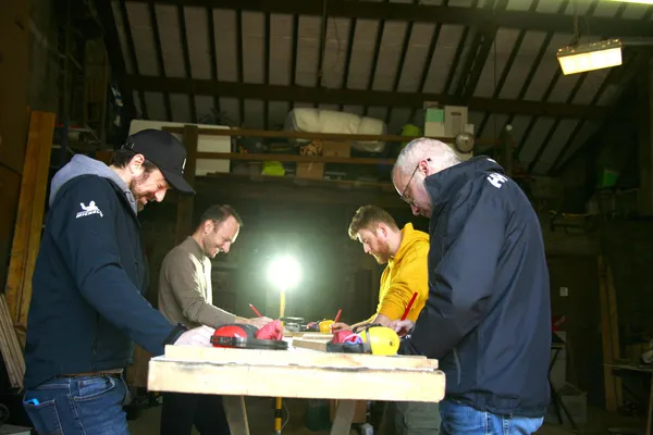 Fabriquez votre planche avec décapsuleur intégré - Afbeelding nr. 4 - Wecandoo