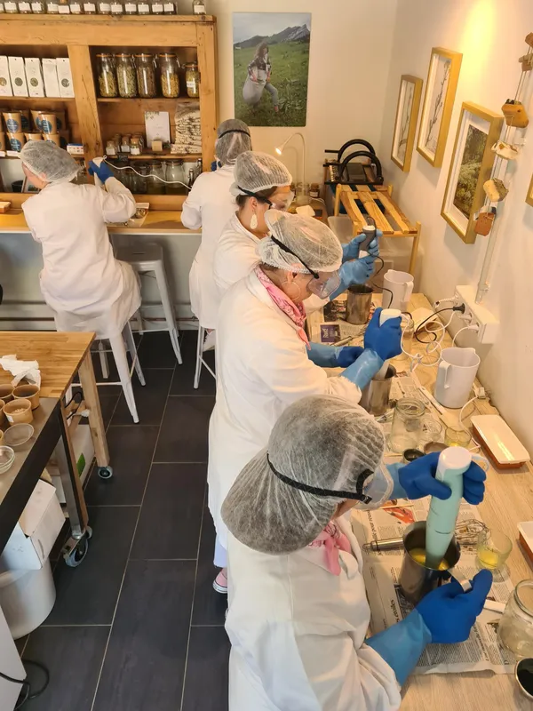 Réalisez vos savons saponifiés à froid avec les plantes du jardin - Image n°3 - Wecandoo