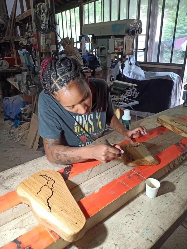 Fabriquez votre planche avec décapsuleur intégré - Afbeelding nr. 3 - Wecandoo