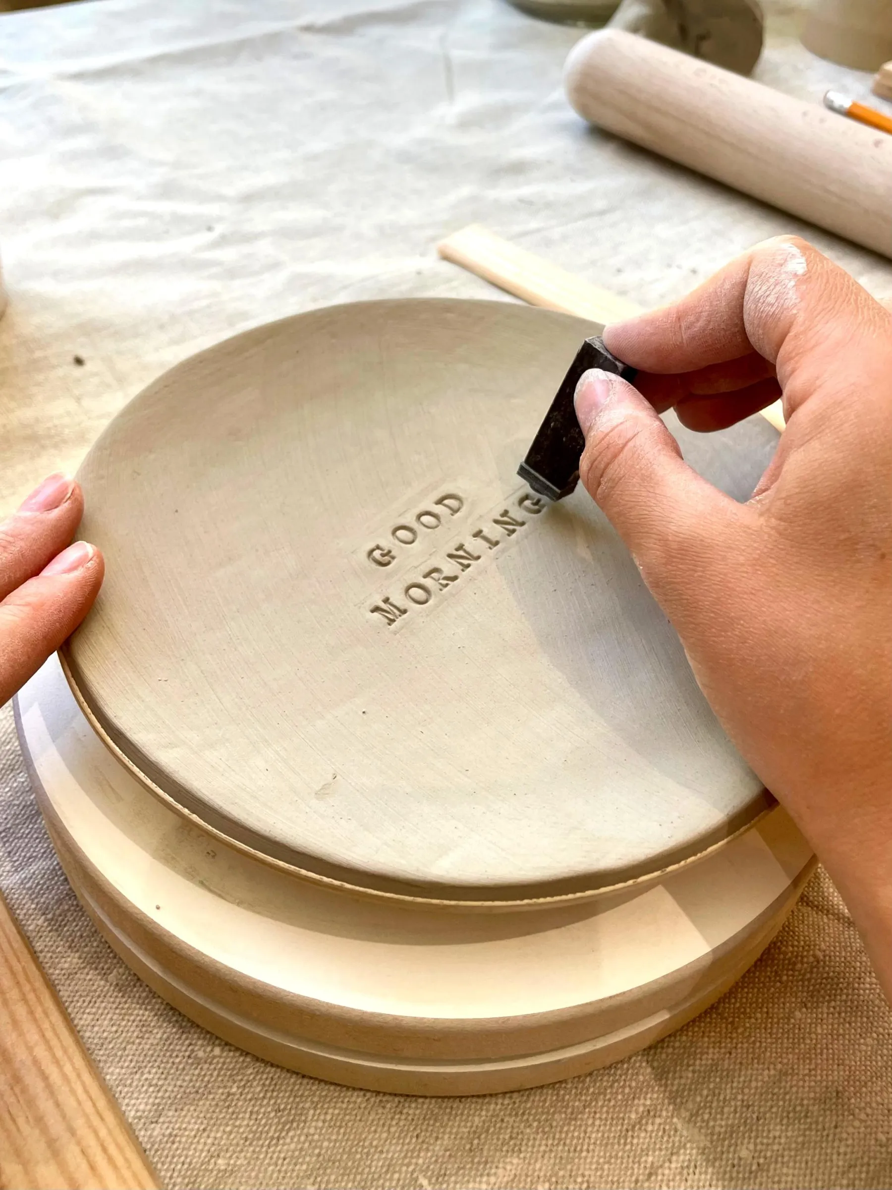 Modelez votre ensemble petit déjeuner à l'estampage avec Eva - Image n°4 - Wecandoo